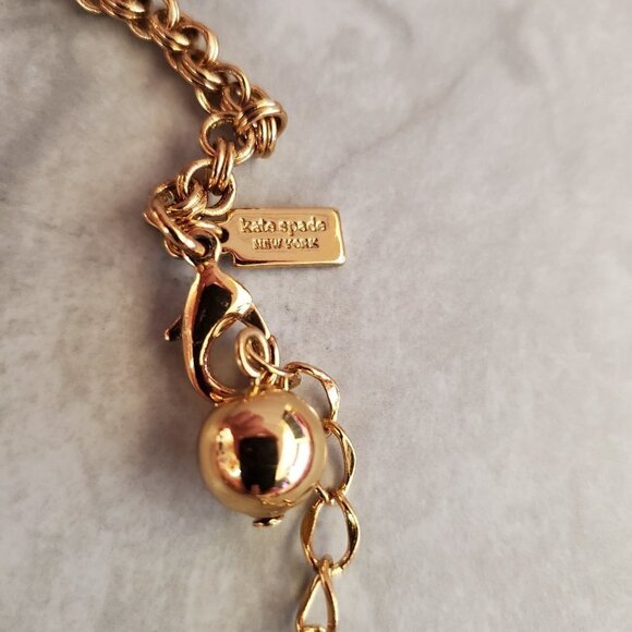 ✨ Kate Spade Day Tripper Coral Resin Rhinestones Statement Necklace ✨ - Picture 7 of 15